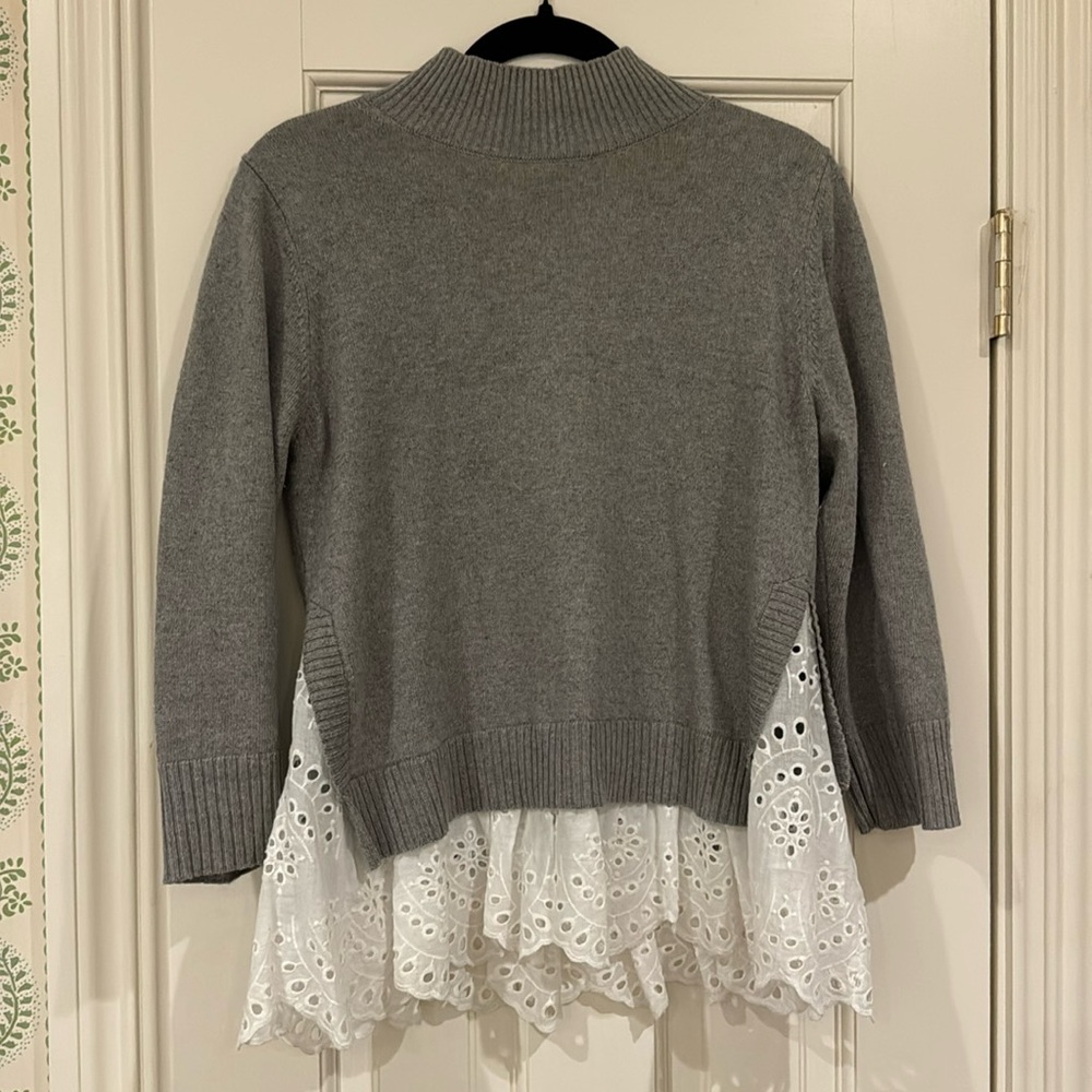 Roller Rabbit gray wool sweater with white eyelit detail at bottom Sz SM